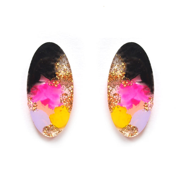 Stud earrings - Metal & resin, gold, pink & black — Fashion
